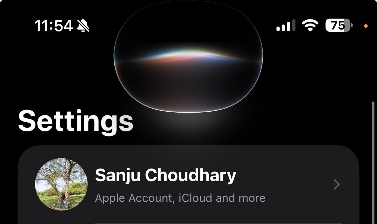 saaaanjjjuuu's tweet photo. Impressions after updating to the iOS 27 Beta 3: 

• 5G+ is enabled for the first time 
• Data turned off toggle sizing bug is finally fixed
• Apple cooked with the notification panel swap down animations
• No more black borders in clear icons 
• Siri animations are improved
• It started indexing once again
• Restarting the iPhone drains 7-10% of battery life
• No battery health drop after the update 

Are you still facing any major bugs?
