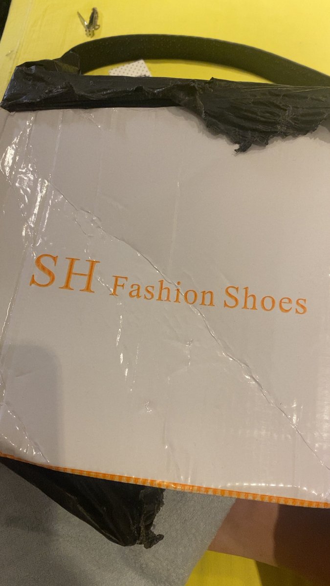 jayliaxo's tweet photo. yo #shtwt and #shedtwt WE are buying from ts https://t.co/IbwFqPvVKV