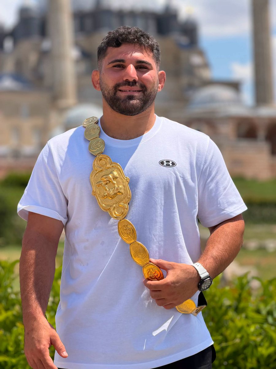 koroglu57's tweet photo. Not:Nişantaşı tayfası alınmasın sizden böyle yiğit çıkmaz,biraz zorlasanız ya kuşum aydın yada fatih ülek çıkar. https://t.co/LcKrJf4Y60