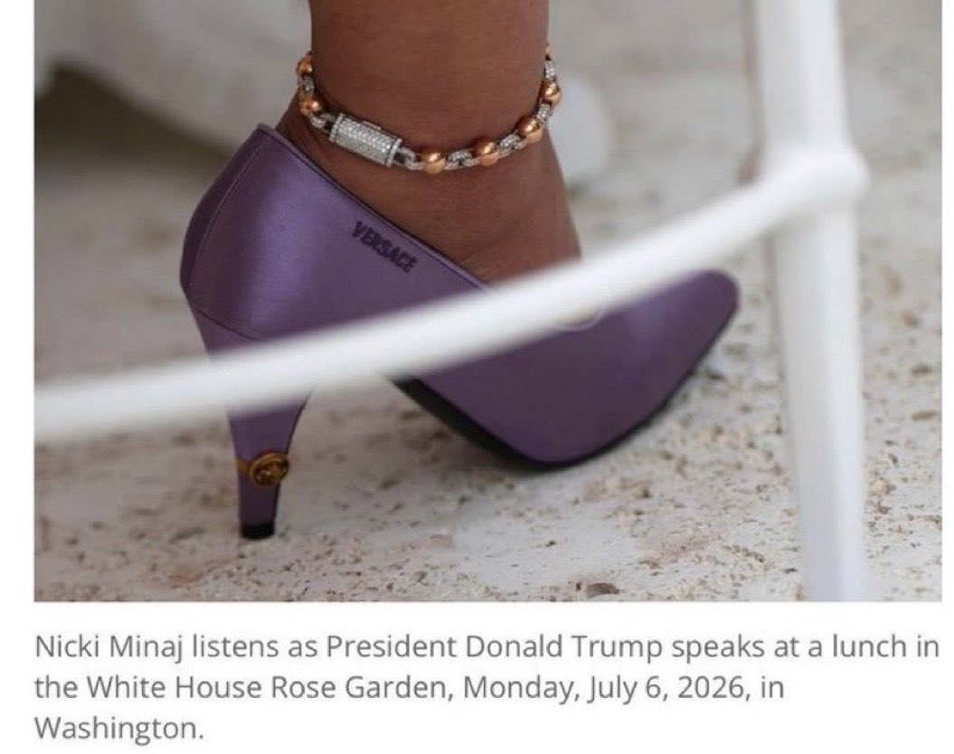 CarmellaBigBarb's tweet photo. They even took photos of her ankle! 😩😂 they was starving for Nicki content! #WhiteHouseBarbie https://t.co/c2Sy3Aq1Vc