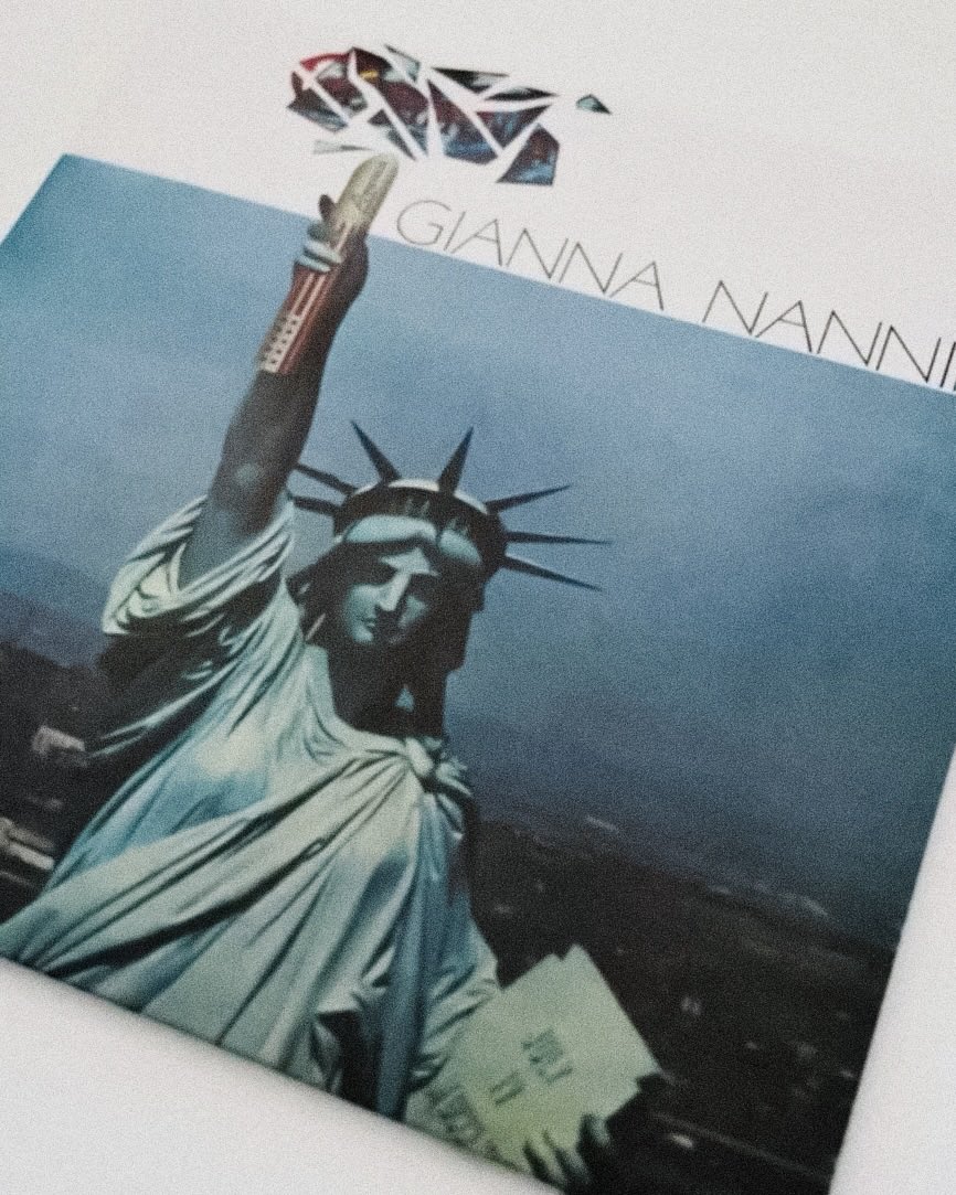 fanclubGN's tweet photo. CALIFORNIA (GIANNAGOLD EDITION) 

Nuova edizione limitata e numerata dell’album su vinile splatter oro e nero e con card autografata.

📀 Ora in pre-order e disponibile dal 10 luglio: https://t.co/HeLd3el7QM

#California #GiannaGold #GiannaNannini https://t.co/If7Y1m8BMo