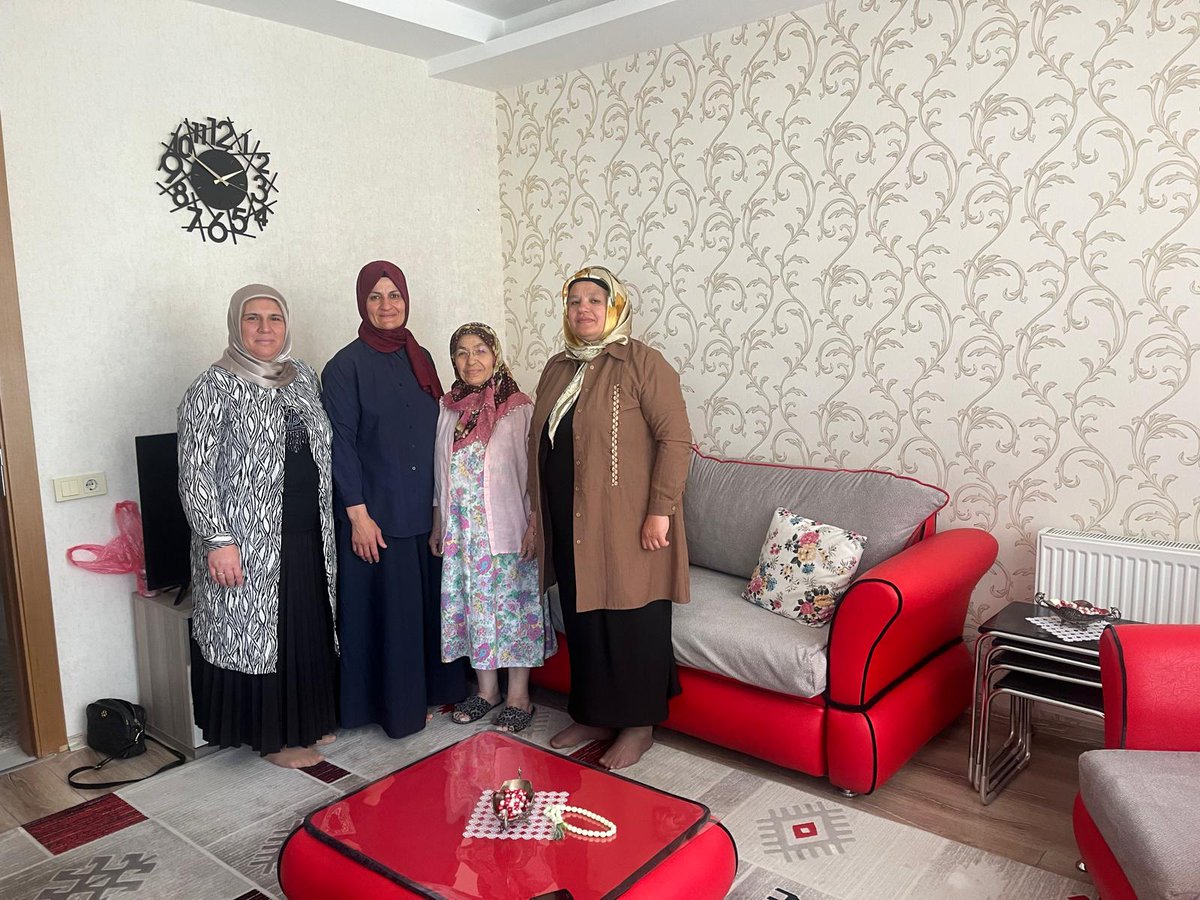 SelcukluKad's tweet photo. 📍 Kılıçaslan
Sivil toplum çalışmalarımız kapsamında bugün de Kılıçaslan Mahallemizde ziyaretlerimizi gerçekleştirdik.
Hemşehrilerimizle bir araya gelerek talep ve önerilerini dinledik, gönül köprülerimizi güçlendirmeye devam ettik. 🌸 https://t.co/jGkoAHIuOw