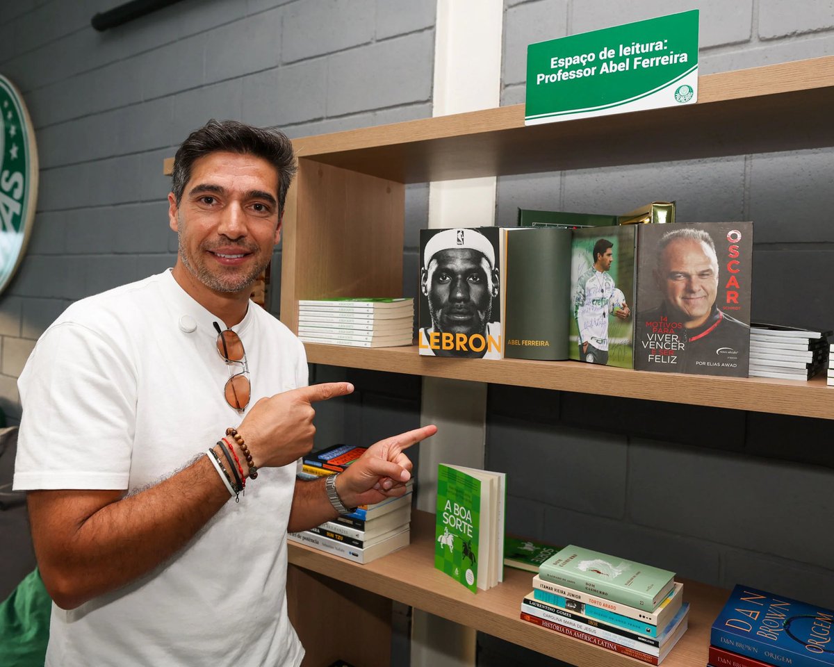 Verdao_infos's tweet photo. JP Sampaio montou o ‘Espaço de Leitura Abel Ferreira’ no CT da base do Palmeiras.

Via @gabrilamorim https://t.co/vWJmoM8Y1a