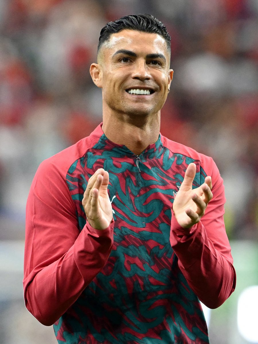 PakistanJannatt's tweet photo. Do Pakistanis really support Cristiano Ronaldo? 🇵🇰⚽

#FIFAWorldCup https://t.co/SPoXEg1ovy