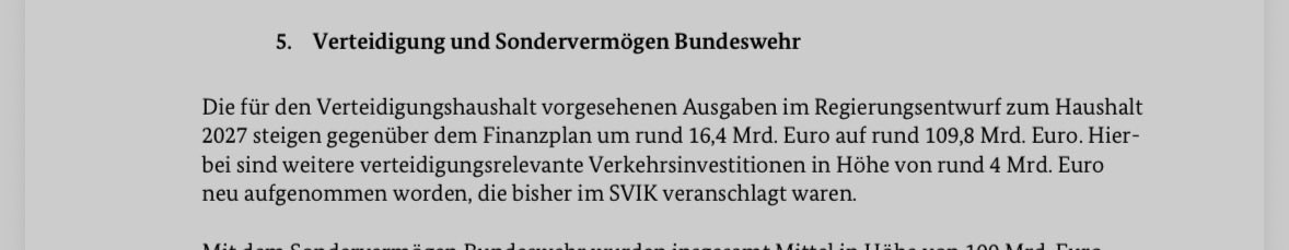 Pauline__Voss's tweet photo. Die Bundesregierung hat erst Posten des Verkehrsministeriums ins Sondervermögen Infrastruktur verschoben, nur um jetzt diese Posten wieder in den Kernhaushalt zu verschieben, aber getarnt als „verteidigungspolitische Bereichsausnahme“ (weil über die Autobahn Panzer rollen sollen?!), sodass sie zusätzliche vier Milliarden Euro Schulden machen kann, weil die Verteidigungsschulden im Gegensatz zu den Infrastruktur-Schulden unbegrenzt sind. Man kann auch als Unterstützer von Aufrüstung und Ukraine-Hilfen nur noch daran verzweifeln, wie der Ukraine-Krieg und „Puuutin“ benutzt werden von einer Regierung, die pleite ist und mit den billigsten Ausreden irgendwie an Geld kommen muss.