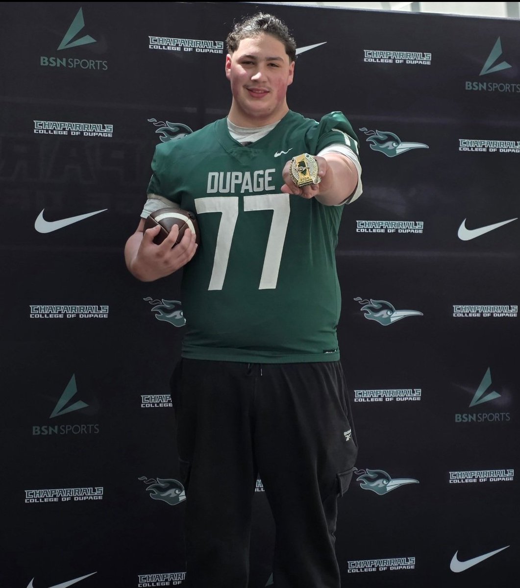 BigJoepasch's tweet photo. Committed to COD 🏈💪 https://t.co/P7nHeLWhyo