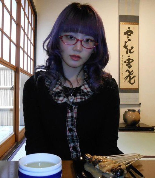 Hypeboy_Jurin's tweet photo. something about the combo purple hair with red glasses https://t.co/UKYT8DE7zD