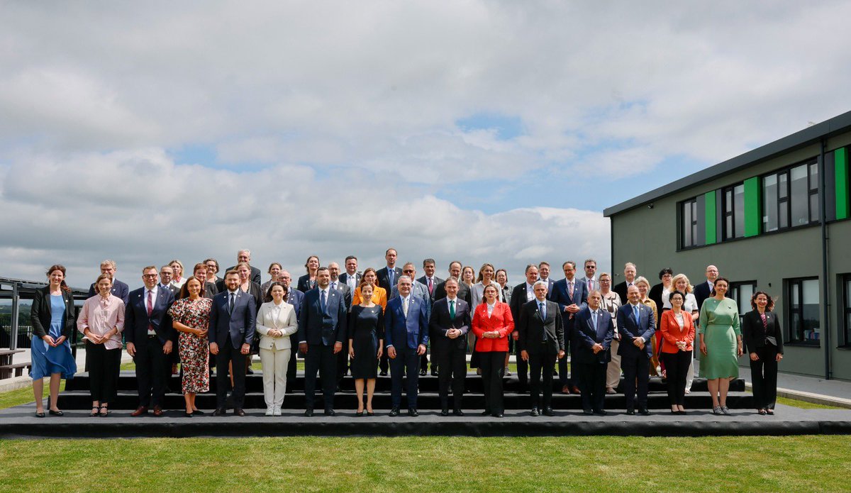 RoxanaMinzatu's tweet photo. 🇪🇺🇮🇪 My main message at first #EPSCO meeting under @Ireland2026eu in Ballina: competitiveness and fairness are not opposites. 

A strong social Europe is an investment, it is the foundation of a strong economy.

Thank you to the Irish Presidency and to Minister @daracalleary for hosting us.