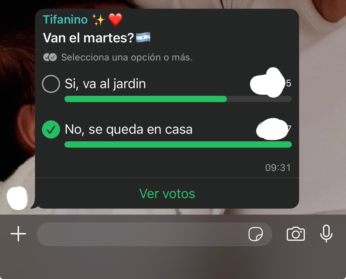 bianpuki's tweet photo. Mi marido es del team anti-mensajes del grupo de papis del jardín, cuando ve que alguien pregunta algo y los 30 padres empiezan a contestar uno por uno, tira encuesta https://t.co/6sQC1QKQeQ