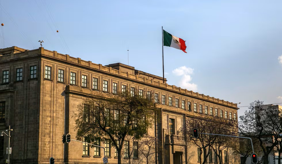clgabogados's tweet photo. Los criterios relevantes publicados durante el 3 de julio de 2026, en el Semanario Judicial de la Federación. https://t.co/EJdbrLR9Vb  En materia civil, dos  colegiados abrieron la puerta al daño moral y a los daños punitivos frente a aseguradoras por prácticas discriminatorias. https://t.co/kR1NYOh7kb