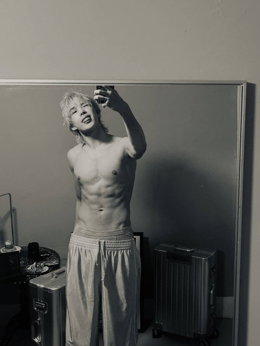andwayf's tweet photo. body card and face card served #anderson #wayfboys https://t.co/aTFniaVJpw