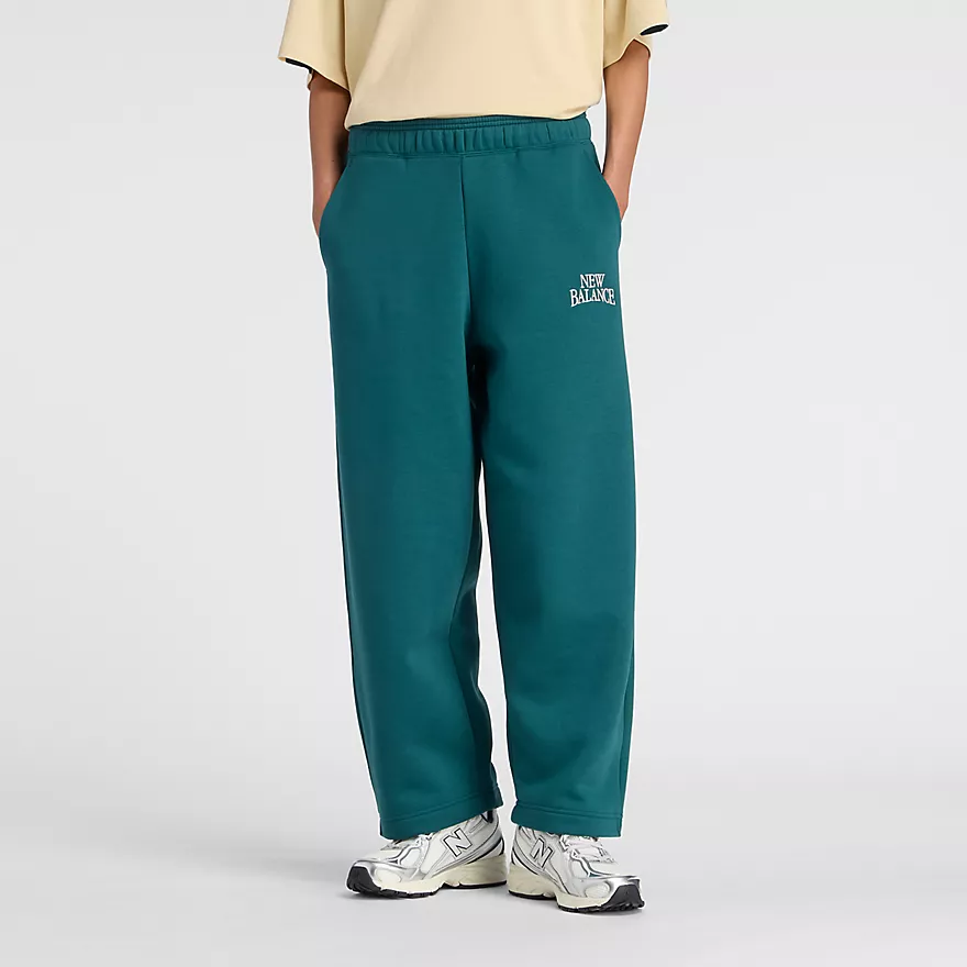ladycreps's tweet photo. Ad: 🌸 PRICE DROP 🌸 The New Balance Trackside Fleece Barrel Pant "Medusa Green" has dropped from £60 to £36 at New Balance.

Link > https://t.co/EydOGsLp4h

Sizes: XS to XL https://t.co/kcCH7OCJad