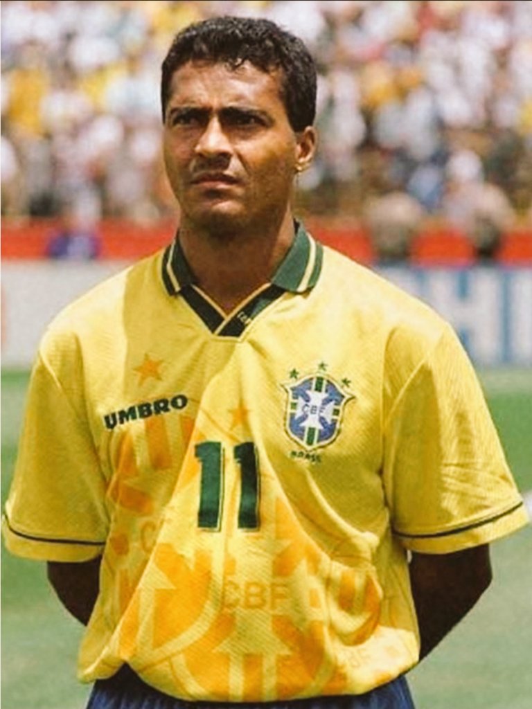 RomarioArb's tweet photo. روماريو الأسطورة البرازيلية يشوف إن خروج اللاعب البرازيلي إلى أوروبا في سن مبكرة قضى على هوية اللاعب البرازيلي وافقدته المهارات الأصيلة الي اشتهر بها راقصو السامبا . ويشوف ان لاعبي المنتخب يلتزمون بزيادة بتعليمات المدرب وأنهم مايبتكرون. https://t.co/nTQf9OBPwq