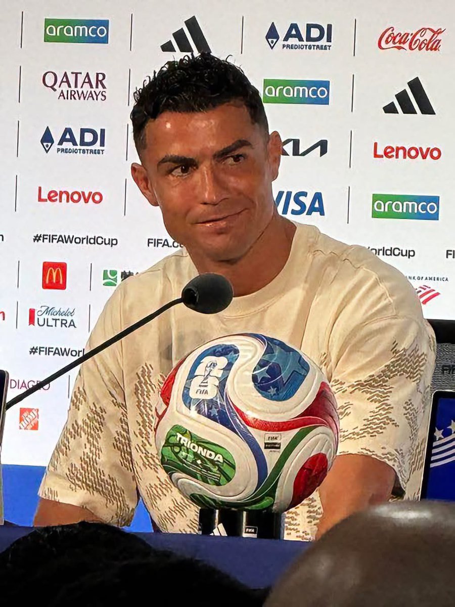 76_fatso's tweet photo. CRISTIANO RONALDO!!!🇵🇹🇵🇹🇵🇹🇵🇹

Lets do this !!! Whatever happens today 

THE GREATEST EVER 
THE GREATEST WILL BE 
THE GREATEST TO EVER BE 
THE GREATEST PLAYER OF ALL TIME 🐐🐐🐐 https://t.co/8ICYmKjfW4