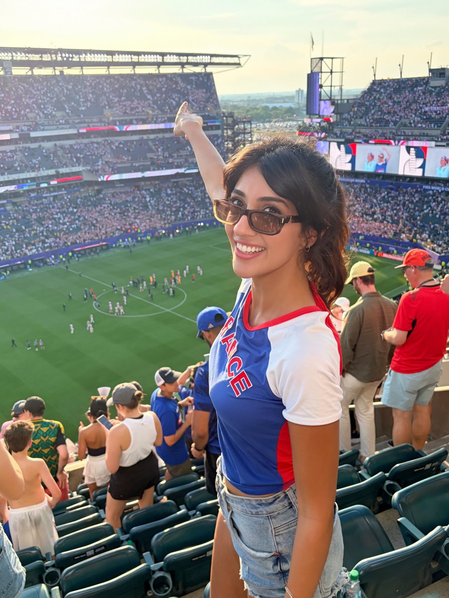 noAleena's tweet photo. red, white, and blue everywhere https://t.co/GBjiH16F4z