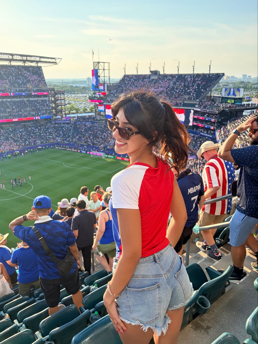 noAleena's tweet photo. red, white, and blue everywhere https://t.co/GBjiH16F4z