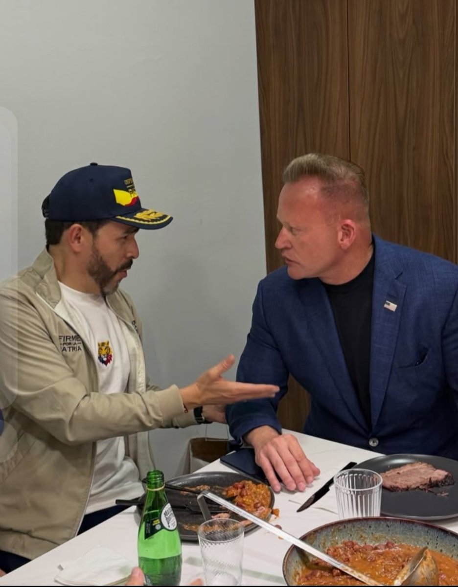 SamV1543906's tweet photo. Muy pronto habrá noticias sobre como  organizaron el megafraude electoral. Es el peor escándalo de la historia electoral de Colombia, y será de tal magnitud que el Fraudulento deberá renunciar https://t.co/RIty1PRfV7