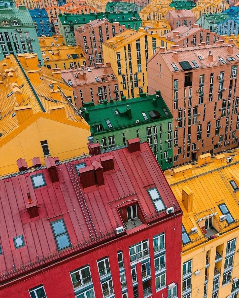 vistaaura222's tweet photo. Comfort Town, Ukraine https://t.co/44Gkj57kRU