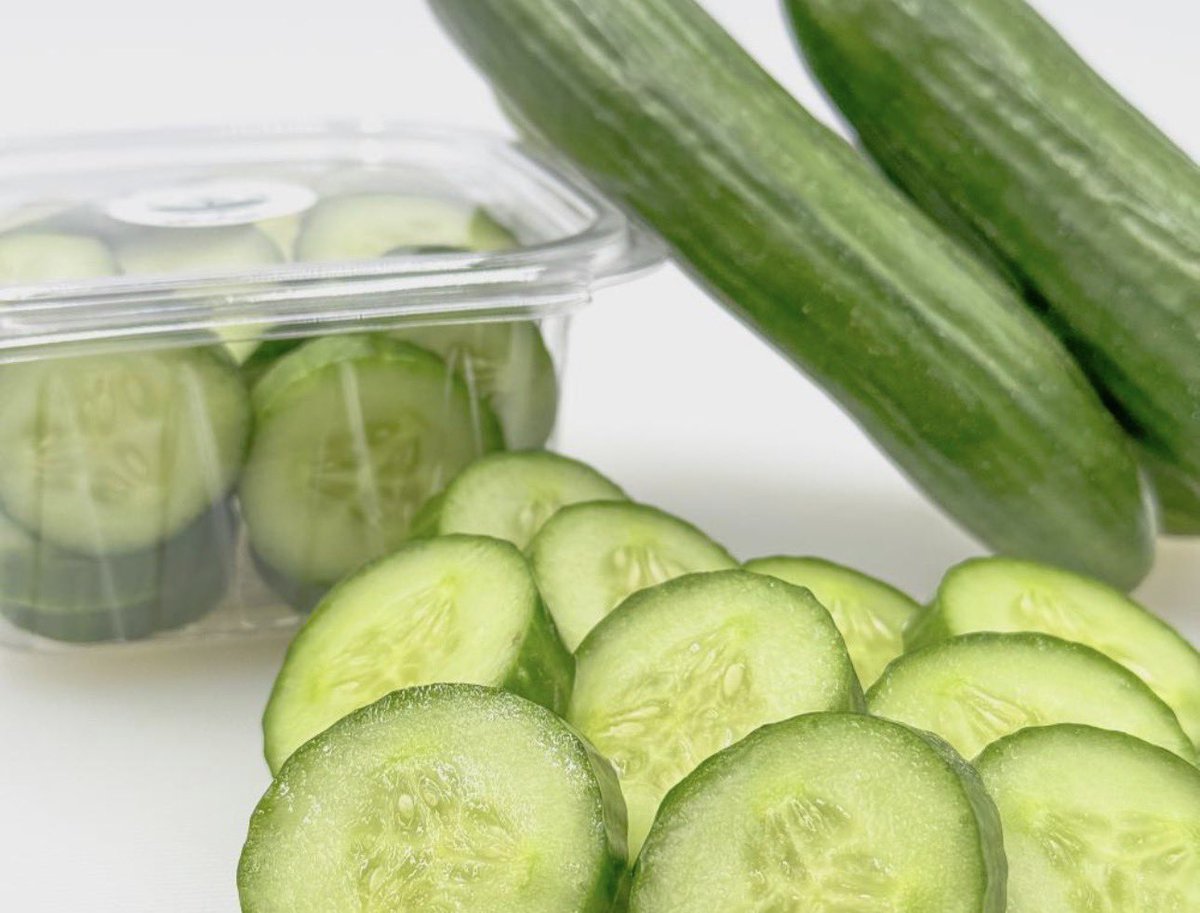 omaralsultannn's tweet photo. الخيار ليس مجرد خضار عادية كما يظن البعض 🥒

الدراسات تذكر أن الخيار يحتوي على مركبات نباتية مثل الفلافونويدات والتانينات، وله خصائص محتملة مضادة للأكسدة، إضافة إلى أنه غني بالماء ومنخفض السعرات ومناسب كجزء من غذاء صحي متوازن.

الغذاء الصحي الحقيقي متنوع… وليس شعارات بلا دليل 

وللأسف تم منعه في نظام الخبائث والأرض المسطحة حيث أنهم محرومون منه 

نصيحة اضافته مع سلطة اللبن وبالعافية 

رابط الدراسة
https://t.co/KVBHbf6jSO