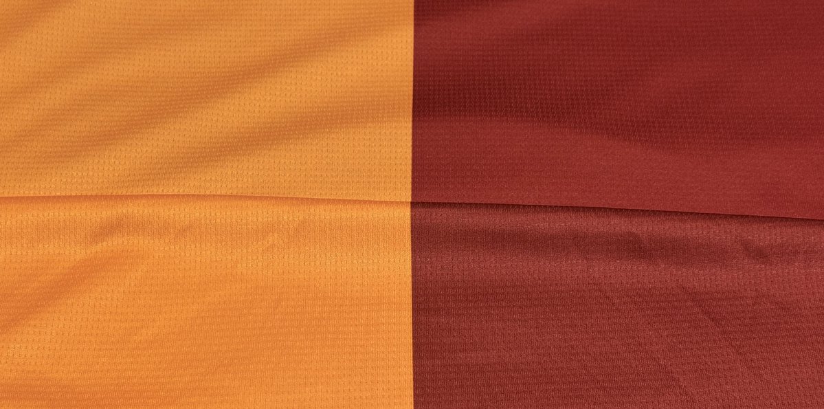 FormaMilor's tweet photo. Galatasaray’ın yeni parçalı formasının tonlarındaki değişim.

Üstteki 26/27
Alttaki 25/26 https://t.co/HdypVuDH9g