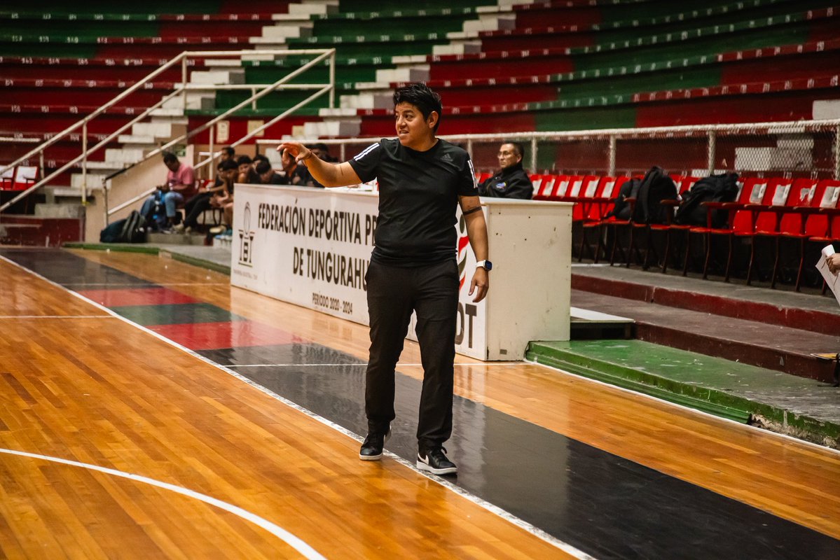 javierortp's tweet photo. El problema con la oportunidad es que siempre se disfraza de trabajo duro, la perseverancia es el trabajo duro que haces después de cansarte del trabajo duro que ya hiciste. https://t.co/tTZgstDsoi