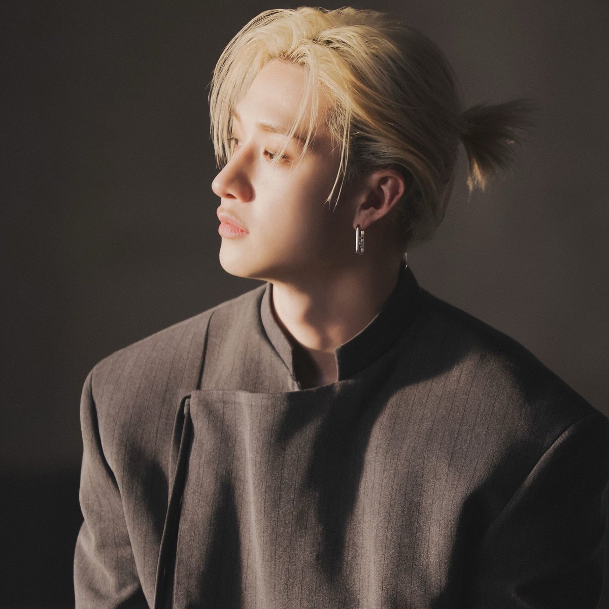 CHANBAHNGLOOKS's tweet photo. https://t.co/0YlJjIslPS