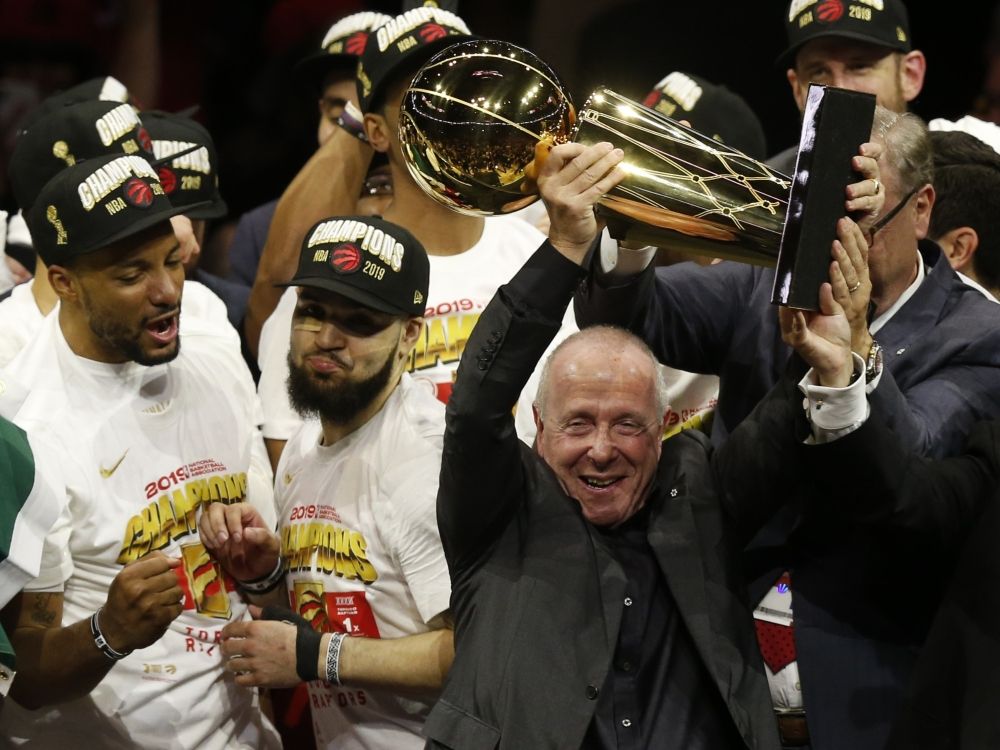 TheTorontoSun's tweet photo. Nobody championed basketball in Toronto like Larry Tanenbaum, MLSE's heart and soul https://t.co/tiT8iF5ZlD https://t.co/Pywx9mfG2B
