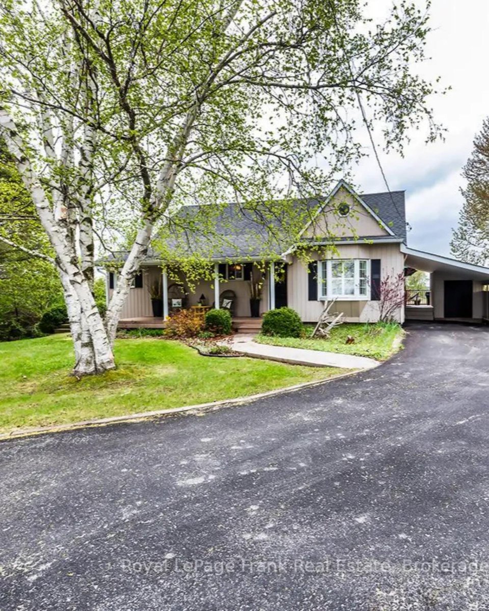 GrantLucas2's tweet photo. 🌅 Your Port Perry Escape!

3-bed, 2-bath home with panoramic views at 1361 Highway 7A. Features a modern quartz kitchen and peaceful garden oasis.
Price: $804,900
MLS E13526428
Grant Lucas: 905-718-2933
Royal LePage Frank Real Estate
#PortPerry #JustListed #Scugog https://t.co/ivsYlVi4GA