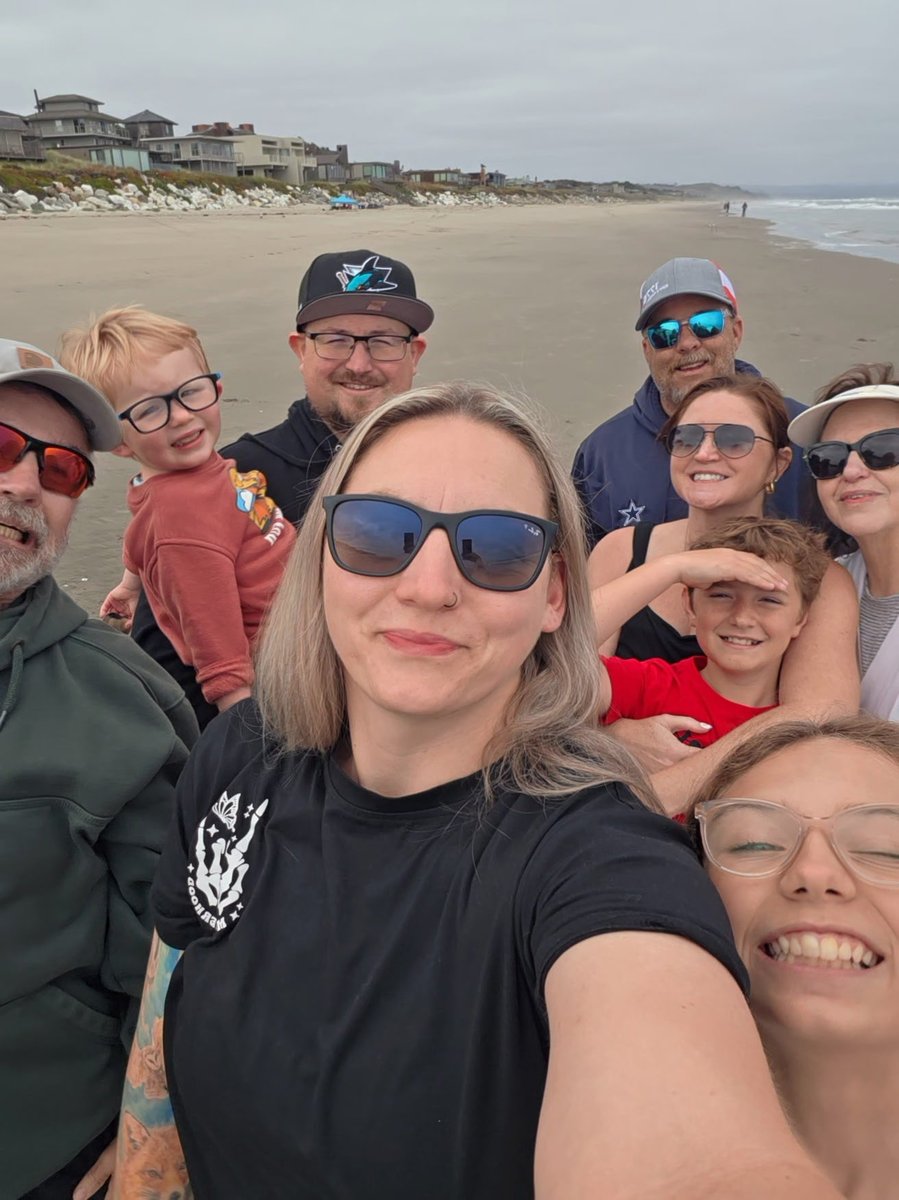 Purring_panther's tweet photo. We had a great time at our annual family beach trip!
🌊🩴🦀🐬🍷🌊  8 days of ocean fresh air and fun family activities along with loving memories!!! 😍 https://t.co/WMeVfRwv3l