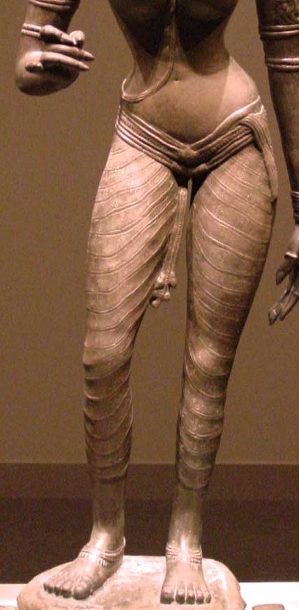 b0red_historian's tweet photo. Indian women need to bring back this ancient style skin-tight antariya. https://t.co/0HzydvKTHo