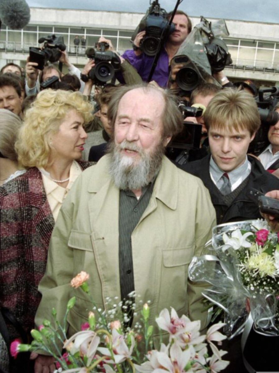 xestadominimo's tweet photo. “La línea que separa el bien y el mal no pasa entre Estados, sino por el corazón de cada hombre… pero cuando el Estado tiene poder absoluto, esa línea desaparece.”

- Aleksandr Solzhenitsyn - https://t.co/cM2ZDi7eBd
