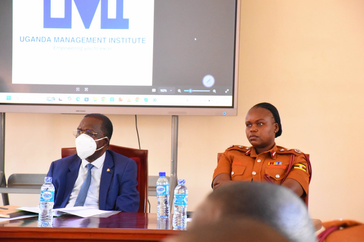 UMIUganda's tweet photo. @KibazoPeter @DG_UMI @TheJNLC @NandugaM @mujabipius1 @kalanzijacob @pmugambe @gkaryeija He emphasized that no one has a monopoly of knowledge, urging participants to freely share experiences and learn from one another, as such interactions often provide practical solutions to everyday leadership and management challenges. https://t.co/s7m0hhnw6k