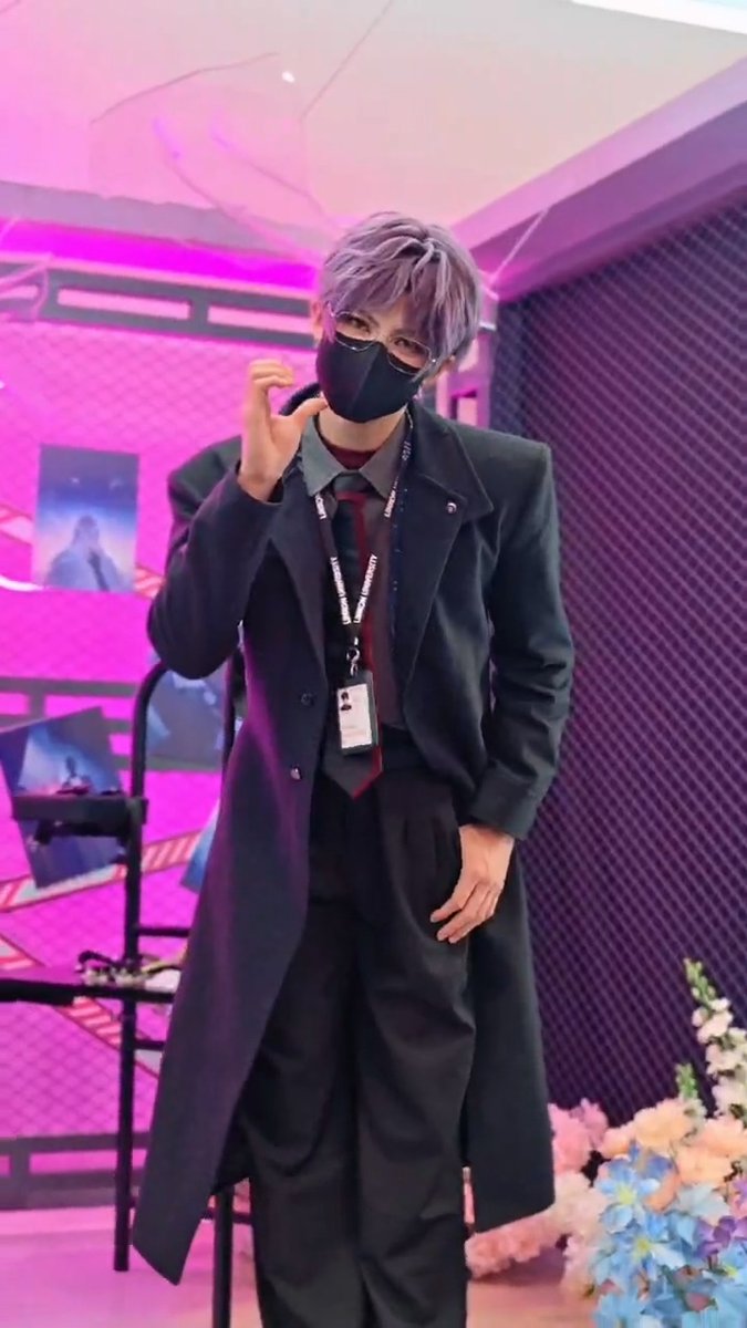 NightingaleMiru's tweet photo. Love and Deepspace × Anime Expo 2026

Day 3 Outfit — Rafayel

📍Booth: SH-1920, Los Angeles Convention Center
#LoveandDeepspace #恋と深空 #恋与深空 #러브앤딥스페이스 #AnimeExpo #AX2026 https://t.co/QC5x2CI6z4