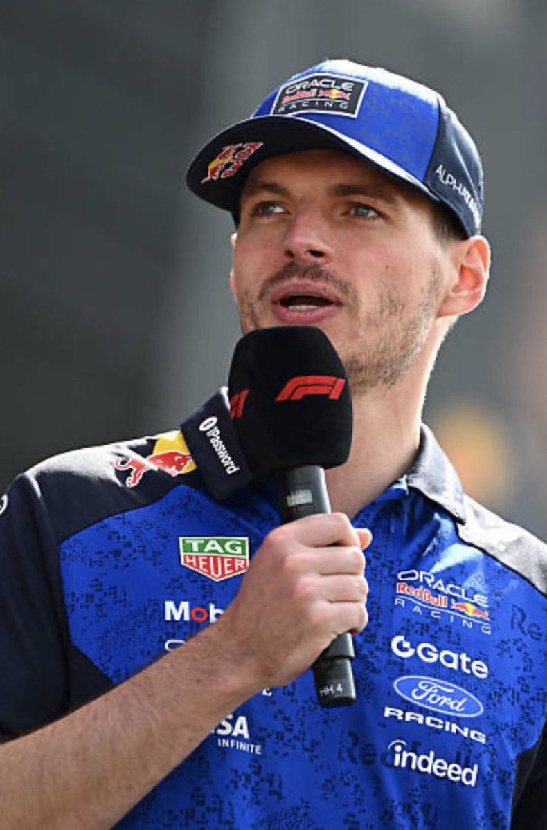 maxvcalloway's tweet photo. Erik: “There’s a lot of disappointment inside Verstappen toward Red Bull. Lambiase isn’t being involved in things as much as before anymore. And I think Verstappen doesn’t like that either. 

The Red Bull side is looking positively toward the future. But Max is currently seeing things completely from the other side. He’s not positive at all.”