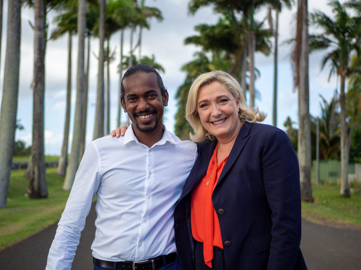 RTolassy's tweet photo. À la veille du procès, une pensée à Marine Le Pen.

Je me suis engagé en politique pour changer l’avenir de nos territoires et de notre pays. J’ai trouvé en Marine Le Pen une femme de courage, une combattante déterminée, qui n’a jamais baissé les bras.

Force à toi, Marine ! https://t.co/CmUNS1lFIJ