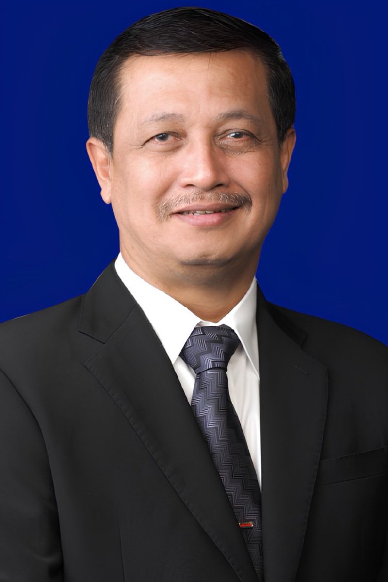 Opposisi6890's tweet photo. : Mantan wakapolri :

"Menurut saya yang merusak
POLISI adalah Pak jokowi"

Pak Oegroseno. https://t.co/8z6uSltyNe