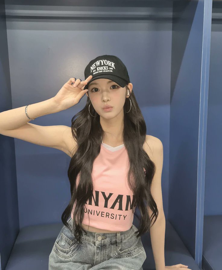 yuhrbabe's tweet photo. paranoja outfit https://t.co/GfNmKTqOnu