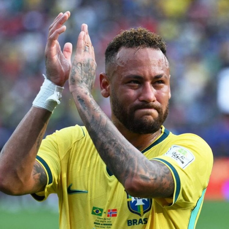 republiqueBRA's tweet photo. 🤬 🇧🇷 Walter Casagrande detona Neymar Jr. após a eliminação do Brasil para a Noruega na Copa do Mundo:

🗣️ "Nós já estávamos passando vexame, tomando 2 a 0 e ficando na roda da Noruega. Faltava a cereja podre de um bolo azedo, que foi o comportamento do Neymar. Então, olha só, eu tô com a minha consciência tranquilíssima, porque esse cara nunca me enganou. Nunca me enganou. Ele não é ídolo de nada. Ele é uma referência negativa para quem o segue. Ele tem súditos. O Neymar tem súditos. As referências que o Neymar passa para a juventude, ou para quem quiser segui-lo, são as piores possíveis."
