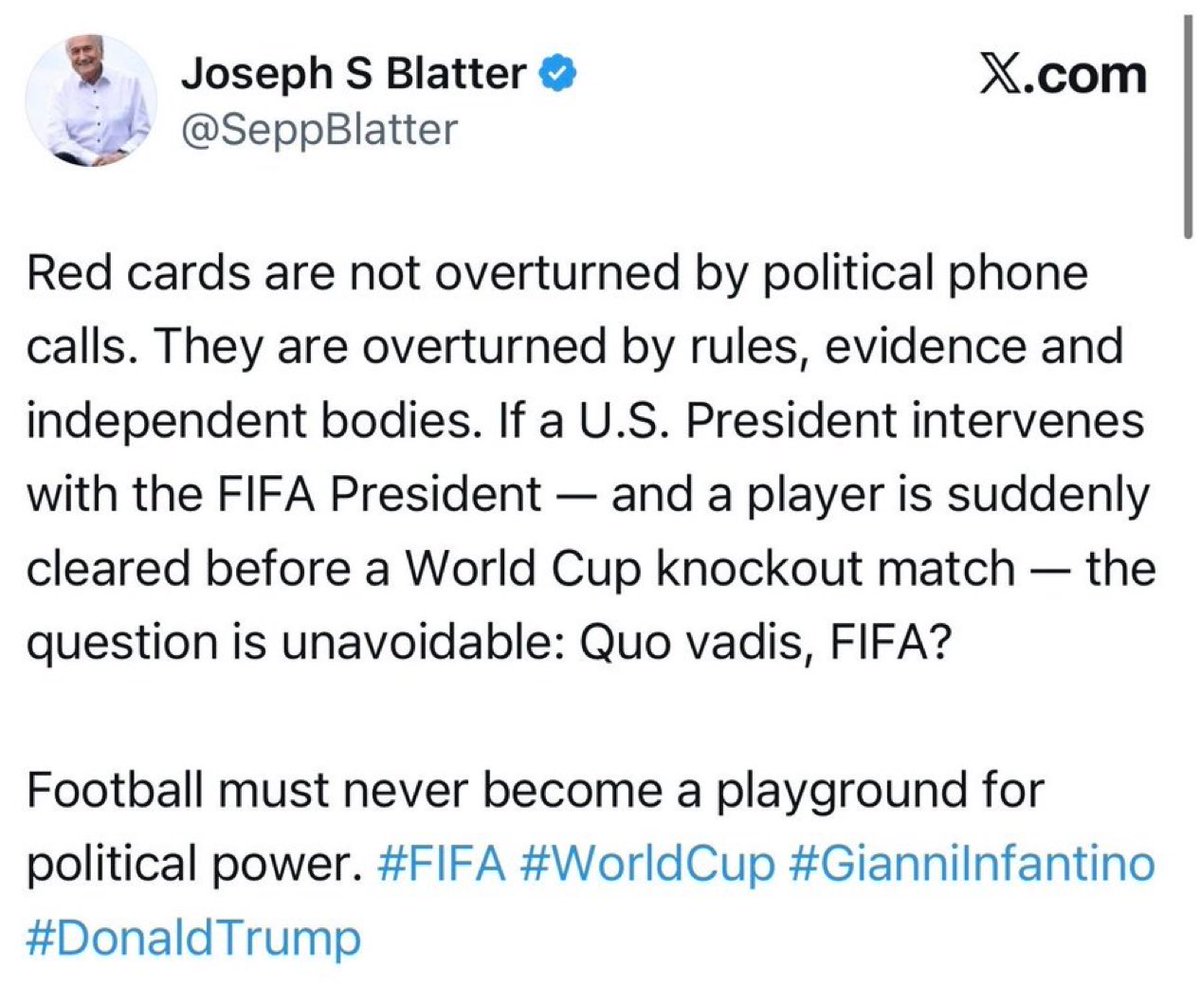 AlertaNews24's tweet photo. 🇺🇸 | MUNDIAL 2026: El expresidente de la FIFA, Sepp Blatter, criticando la anulación de la tarjeta roja de Folarin Balogun: “El fútbol nunca debe convertirse en un patio de recreo para el poder político”. https://t.co/YWS4gwdj1o