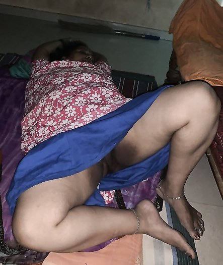 Amritha13504's tweet photo. Good night #aunty #candid #creepshot #pussy #panty #upskirt #bhabhi #sleeping #sister #punda #molai #panty #jatty #pundaveriyan https://t.co/Xd4oi2e7PV