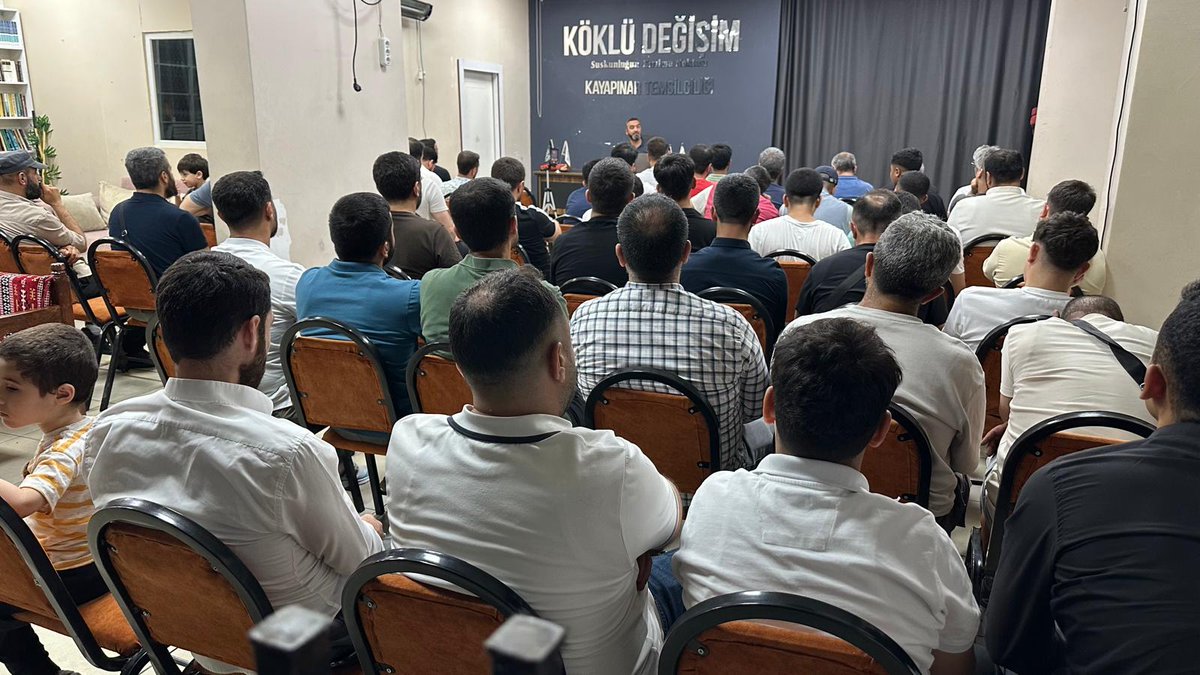 KokluDegisim21's tweet photo. Köklü Değişim Kayapınar Temsilciliğimizde bu hafta, Burhan Ercan’ın sunumuyla "Haçlı Ordusu NATO'ya Sadakat, Müminlere İhanettir" başlıklı bir program gerçekleştirildi.
Programımıza iştirak eden tüm kardeşlerimizden Allah razı olsun. https://t.co/s3PbCp15kx