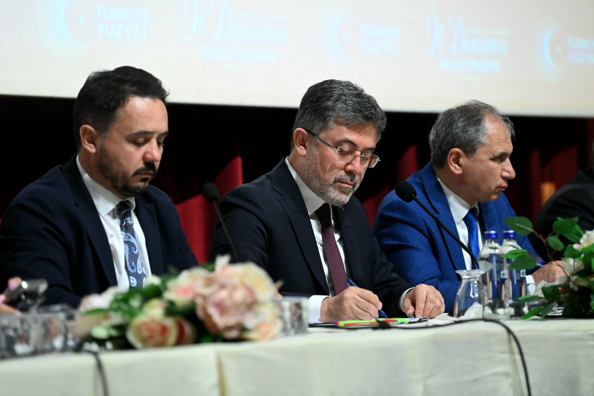 ibrahimyumakli's tweet photo. 🤝 İstişare, ortak akıl ve bitmeyen hizmet sevdasıyla çalışmaya devam ediyoruz.

💬 AK Parti Uşak İl Danışma Meclisi Toplantımızda teşkilat mensuplarımız ve yol arkadaşlarımızla bir araya geldik.

✨ Emeği geçen, davamıza gönül veren tüm kardeşlerime şükranlarımı sunuyorum. Uşak için, Türkiye için durmadan, yorulmadan çalışmaya devam.

📍 Uşak