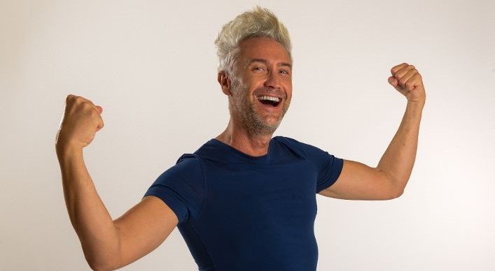 EdoardoArpaia's tweet photo. Martedì 7 luglio sul palco di Parco Dora Live 2026 arriva Vincenzo Schettini, il professore di fisica più amato del web, che si esibirà nel suo spettacolo “La Fisica dell’Estate”.
https://t.co/KyIXAdT5QQ
#parcodoralive #parcodoralive2026 #vincenzoschettini #torino #parcodora https://t.co/d7tPgejl6Y