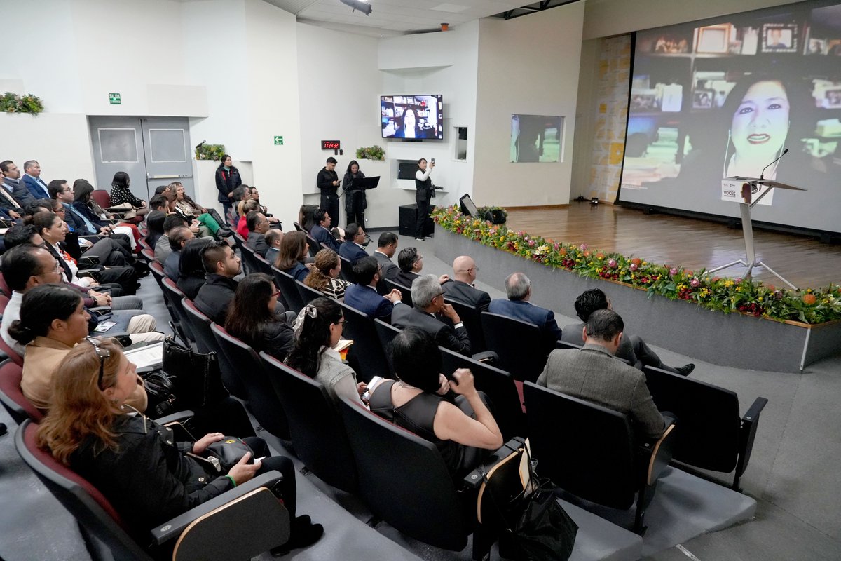 CODHEM's tweet photo. ⚖️📊 En la #CODHEM fuimos sede del ciclo de conferencias "Voces Anticorrupción", organizado por la @SESAEMM_, una jornada que reunió a personas especialistas para compartir conocimientos y propuestas orientadas a fortalecer la transparencia y el combate a la corrupción. https://t.co/JmdwiQQVLP