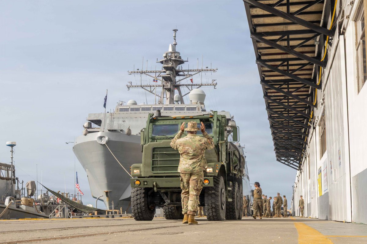 Southcom's tweet photo. A U.S. Soldier with Joint Task Force-Bravo, front, and a U.S. Marine with Littoral Combat Force-24 guide a Medium Tactical Vehicle Replacement during a supply transfer in support of Operation Deliver Aid at the Port of La Guaira, Venezuela, July 4, 2026.

At the direction of #SOUTHCOM, U.S. military forces are supporting @StateDept-led U.S. government relief operations following the devastating earthquakes that struck the nation on June 24, 2026.

@DeptofWar @USArmy @JTF_Bravo @The24MEU @USMC @WHAAsstSecty @USForeignAssist @USAenEspanol @usembassyve