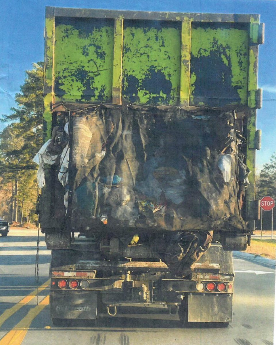 myARDOT's tweet photo. We received this photo and letter from a concerned citizen about unsecured loads on trash haulers. Don't let this be you. 

If you have questions about how to properly secure your load, contact Arkansas Highway Police at (501) 569-2421. https://t.co/ipkanimWto