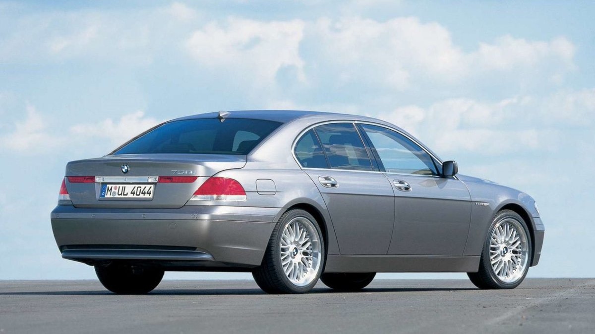 YouJointCom's tweet photo. @Mike_M_Klotz The OG internet-hated 7-series. https://t.co/omKr9EQpFm