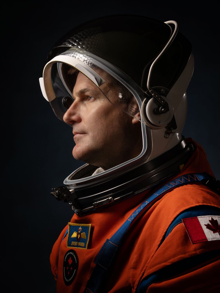 CanadianPM's tweet photo. Colonel Jeremy Hansen has continuously pushed the boundaries of what we thought possible and inspired generations to dream bigger. Today, we thank him for his service to Canada and contributions to space exploration and wish him all the best in retirement: https://t.co/ZU2IadJpGB https://t.co/zI5plXGXed