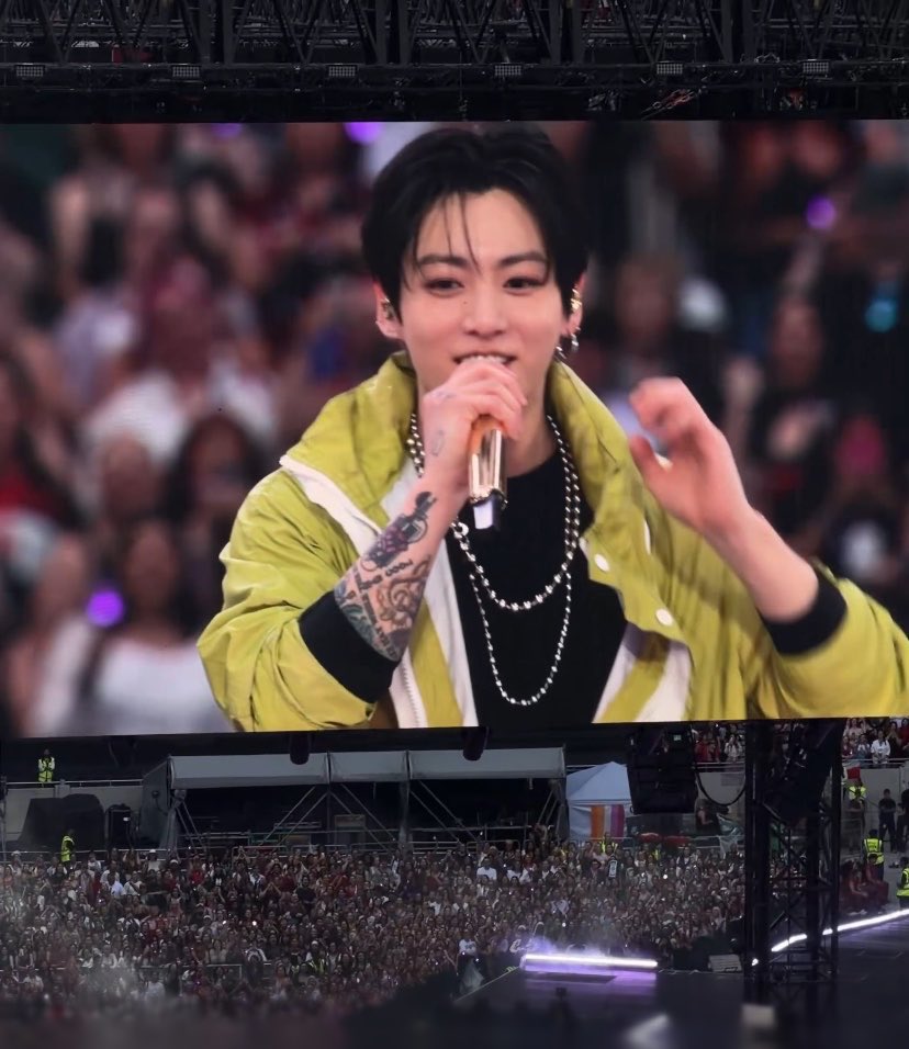 JeonJungkook_BR's tweet photo. O David Martinez vive! https://t.co/TBwuOfQBYN