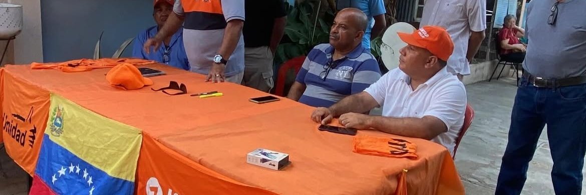 juancarlosrm01's tweet photo. Con el corazón puesto en nuestra gente y el compromiso firme por nuestra ciudad de El Tigre. Avanzamos al ritmo del trabajo honesto y la esperanza. 🧡🇻🇪

#VoluntadPopular #ElTigre #JuanCarlosRodriguez #TrabajoDeBase #MunicipioSimonRodriguez https://t.co/Iw4vkThdx1
